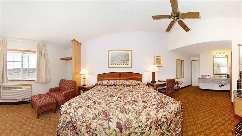 Econo Lodge Inn & Suites Madras Eksteriør bilde