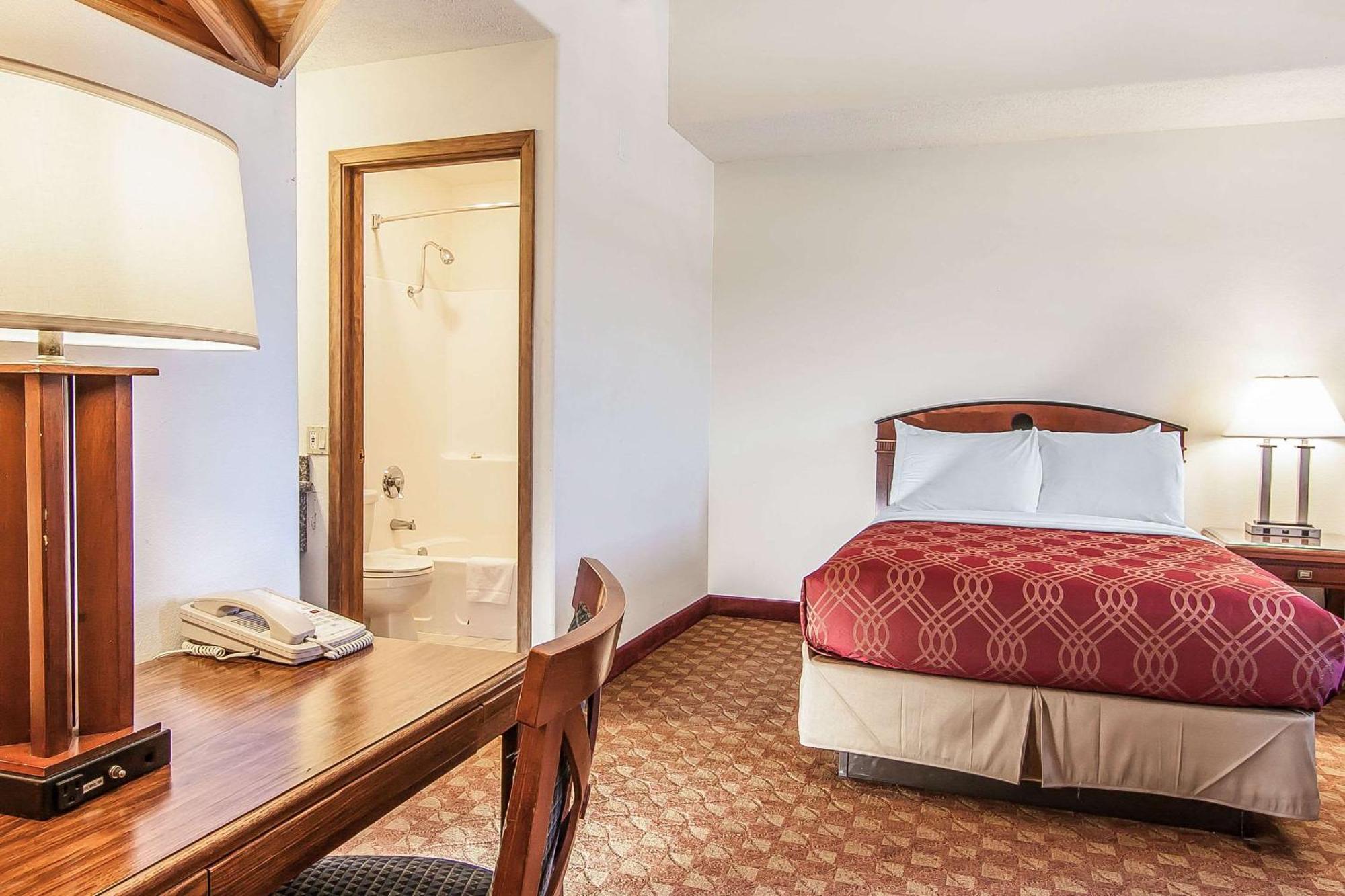 Econo Lodge Inn & Suites Madras Eksteriør bilde