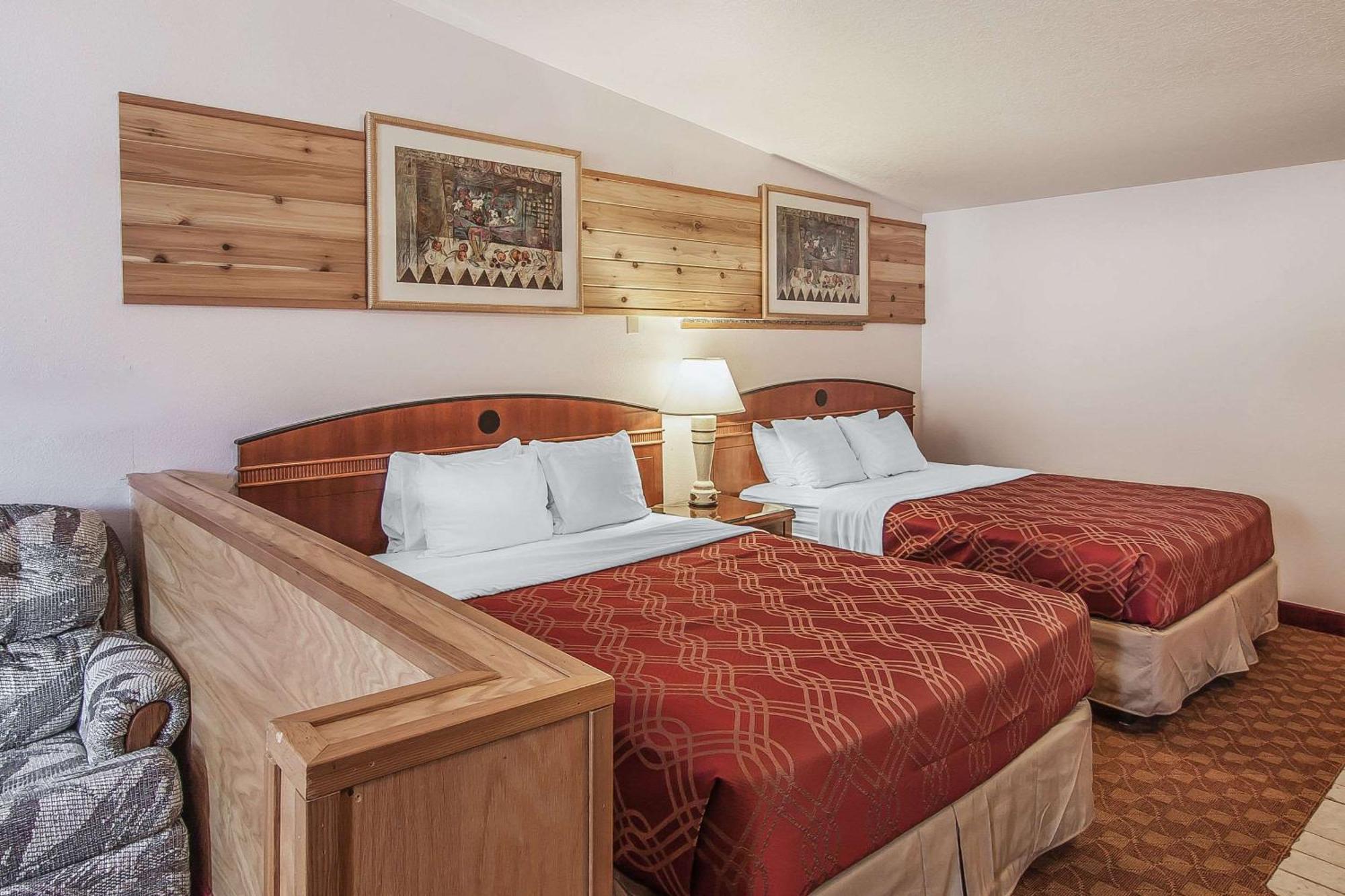 Econo Lodge Inn & Suites Madras Eksteriør bilde