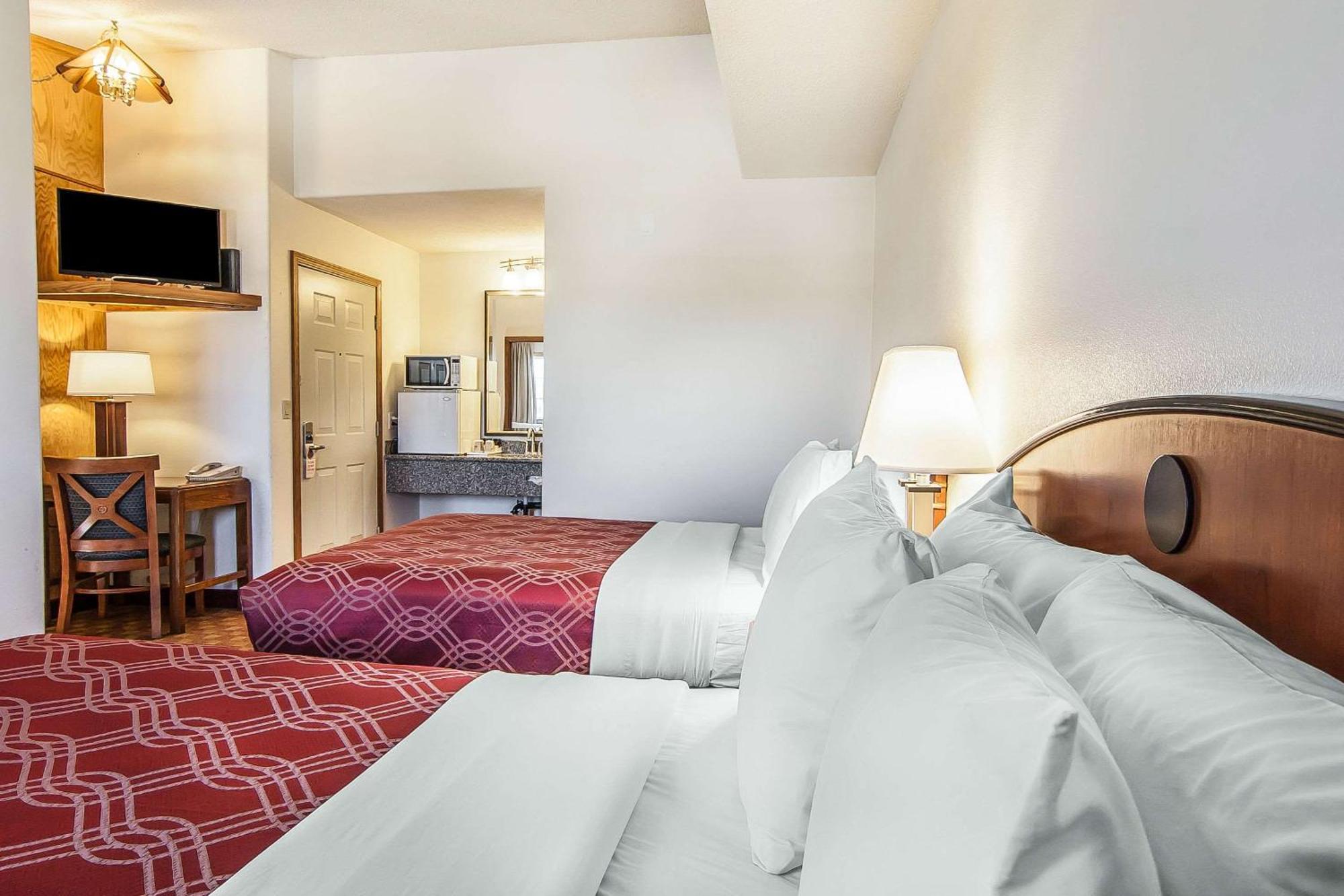 Econo Lodge Inn & Suites Madras Eksteriør bilde