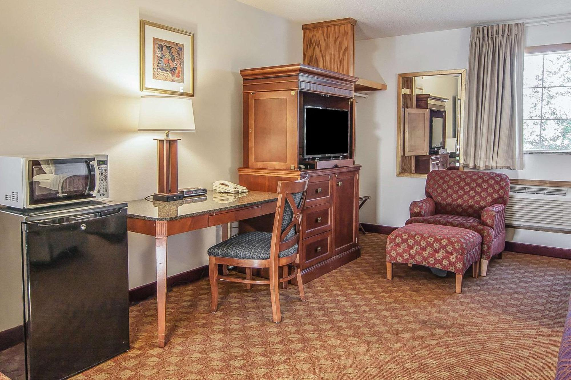 Econo Lodge Inn & Suites Madras Eksteriør bilde