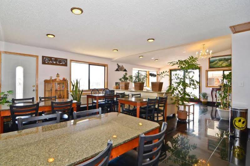Econo Lodge Inn & Suites Madras Eksteriør bilde
