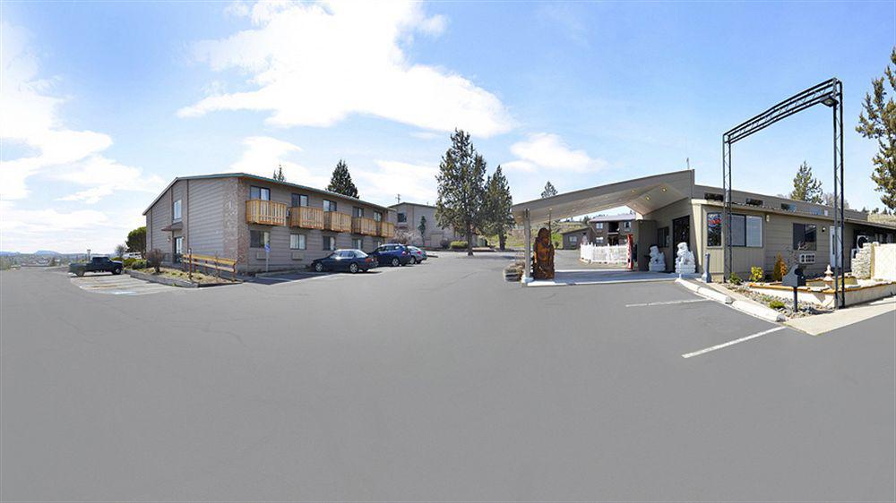 Econo Lodge Inn & Suites Madras Eksteriør bilde